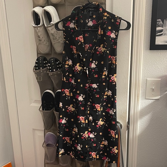 Forever 21 Dresses & Skirts - Forever 21 Black Floral Dress